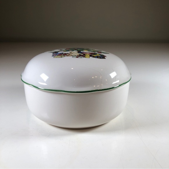 Nikko Japan Christmastime Covered Bon Bon Dish - Picture 5 of 14